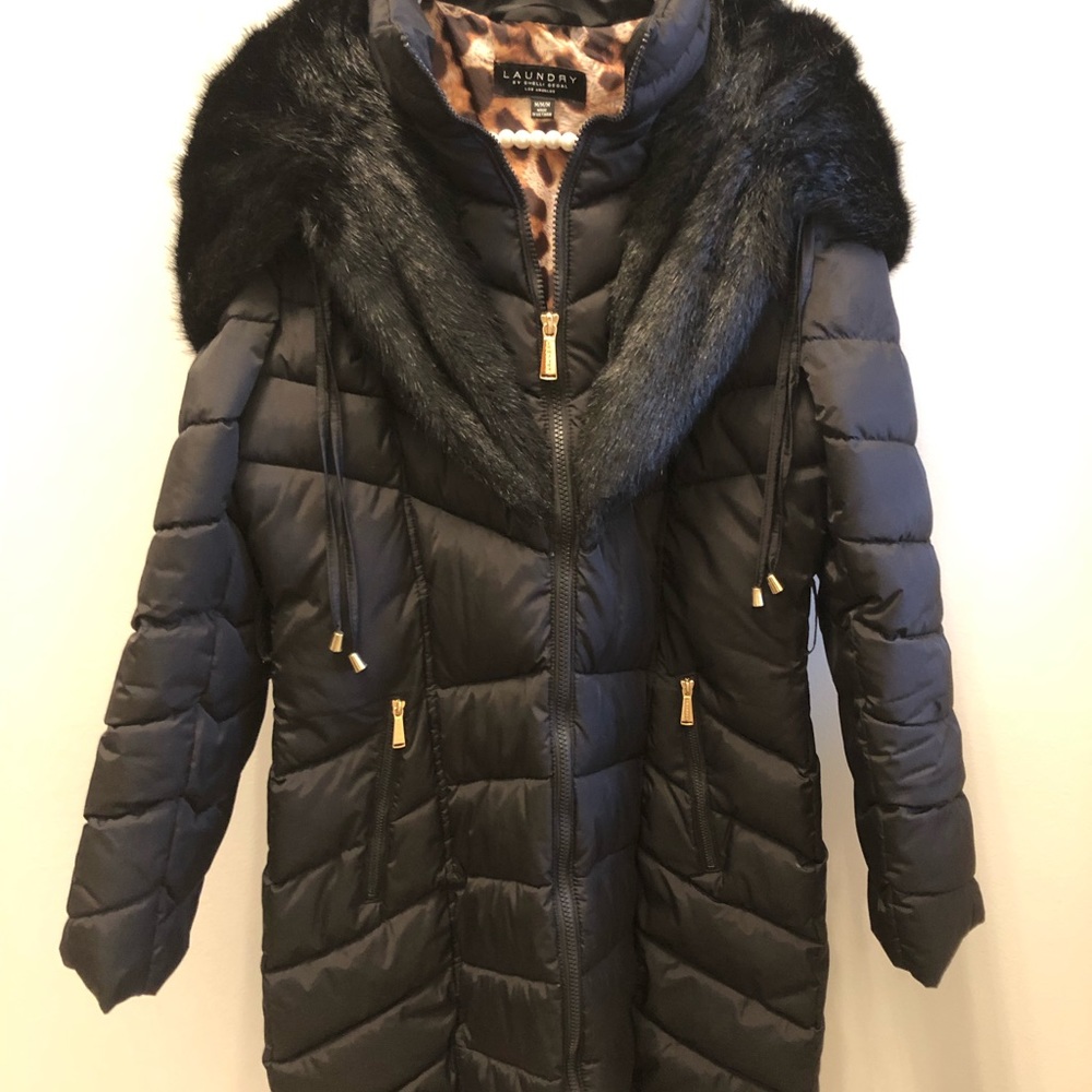 LAUNDRY by Shelli Segal Black faux fur trimmed puffer coat